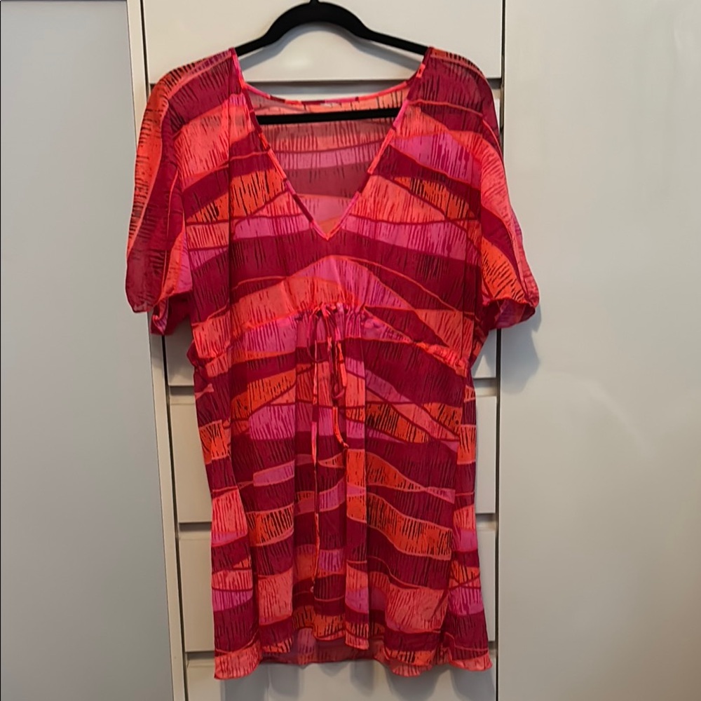 Women’s Pink/ Orange Swim Coverup. Good used condition! Fits size XL/XXL